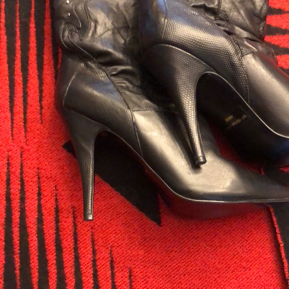 Sexy Black Stiletto Boots - Picture 5 of 13
